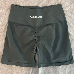 ALPHALETE amplify short 4.5”